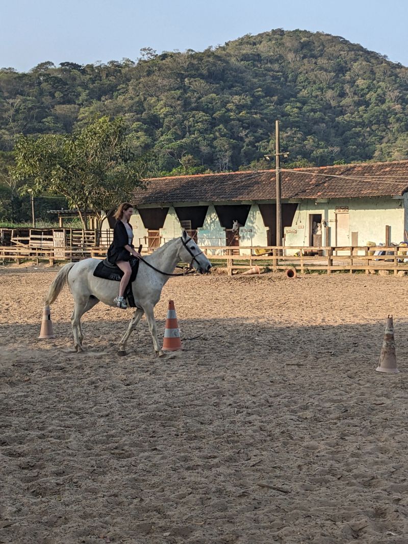 Я любитель лошадей и стараюсь покататься на них в каждой стране где бываю) Не всегда конечно получается, но в Бразилии все прошло успешно.