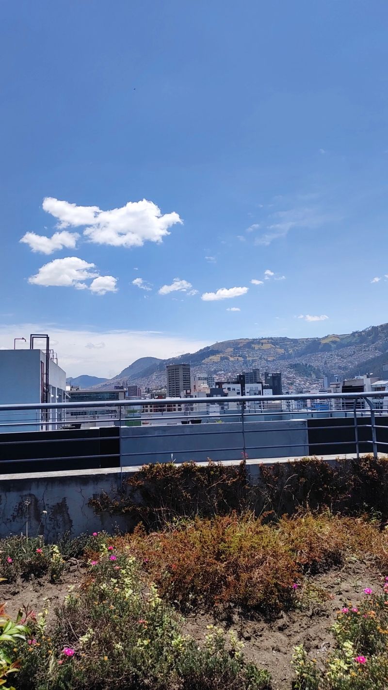 Добрались таки мы до следующей страны и нас даже пустили